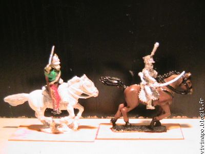 hussard Old glory (à droite) sur cheval Front rank